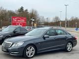 Mercedes-Benz E 300 CDI E -Klasse Lim./Navi/Schiebedach/Xenon - gebrauchte Mercedes-Benz E 300 aus dem Jahr 2010