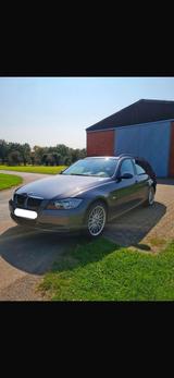 BMW 320i Touring E91 - BMW 320 aus 2007: Kombi, 320i