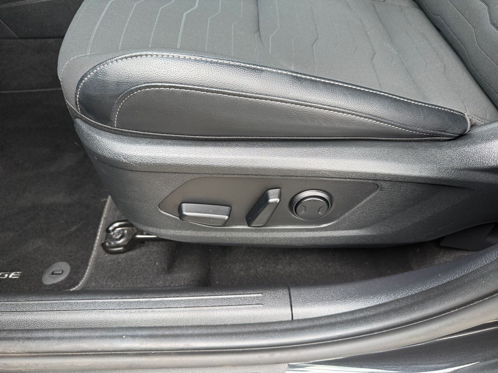 Fahrzeugabbildung Kia SPORTAGE 1.6T 2WD VISION KOM