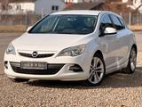 Opel Astra 1.4 Turbo**TÜV NEU** - Opel Astra aus 2011: Turbo