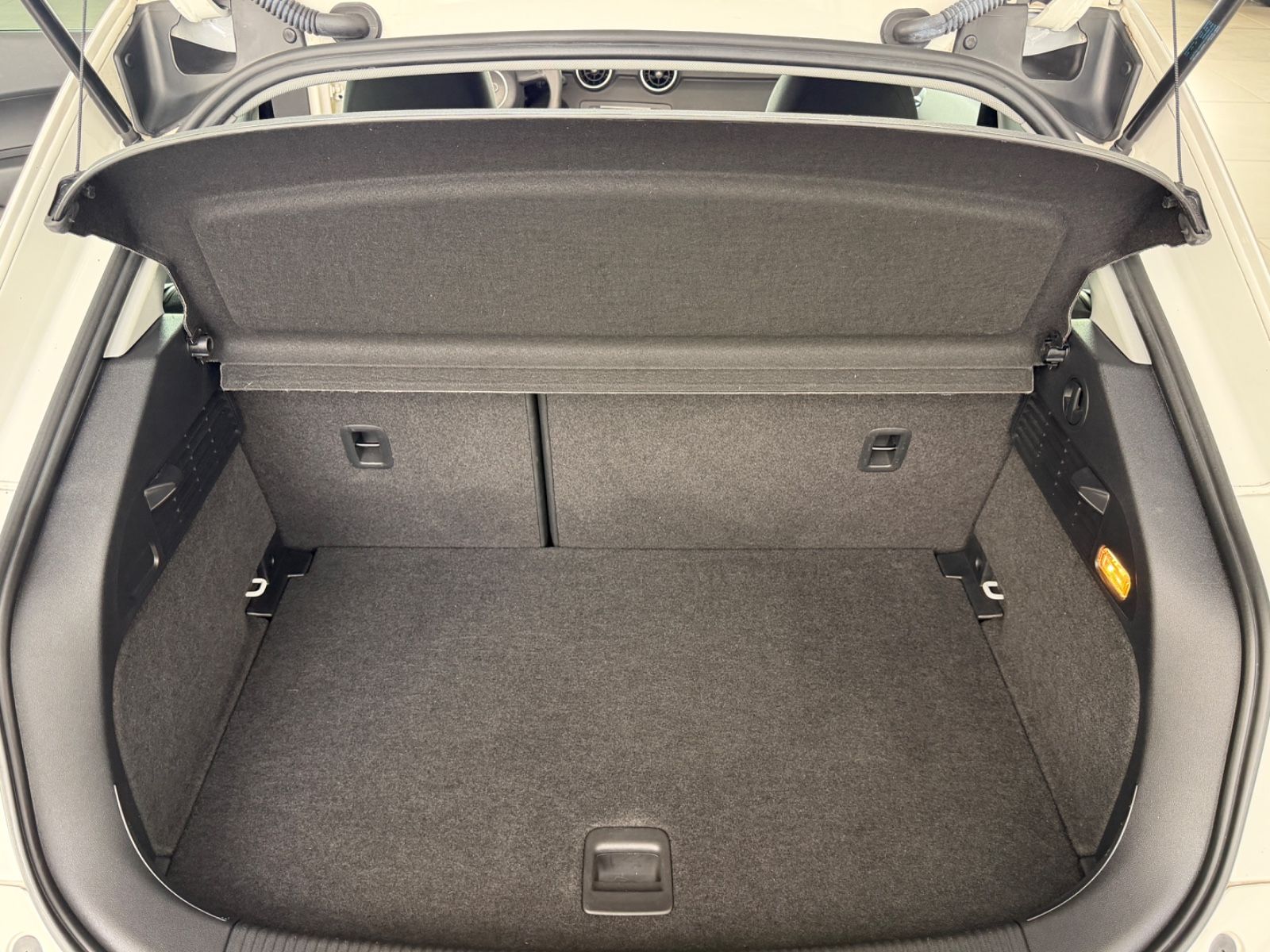 Fahrzeugabbildung Audi A1 1.0 TFSI 1.Hand Klima Tempomat Komfort Paket
