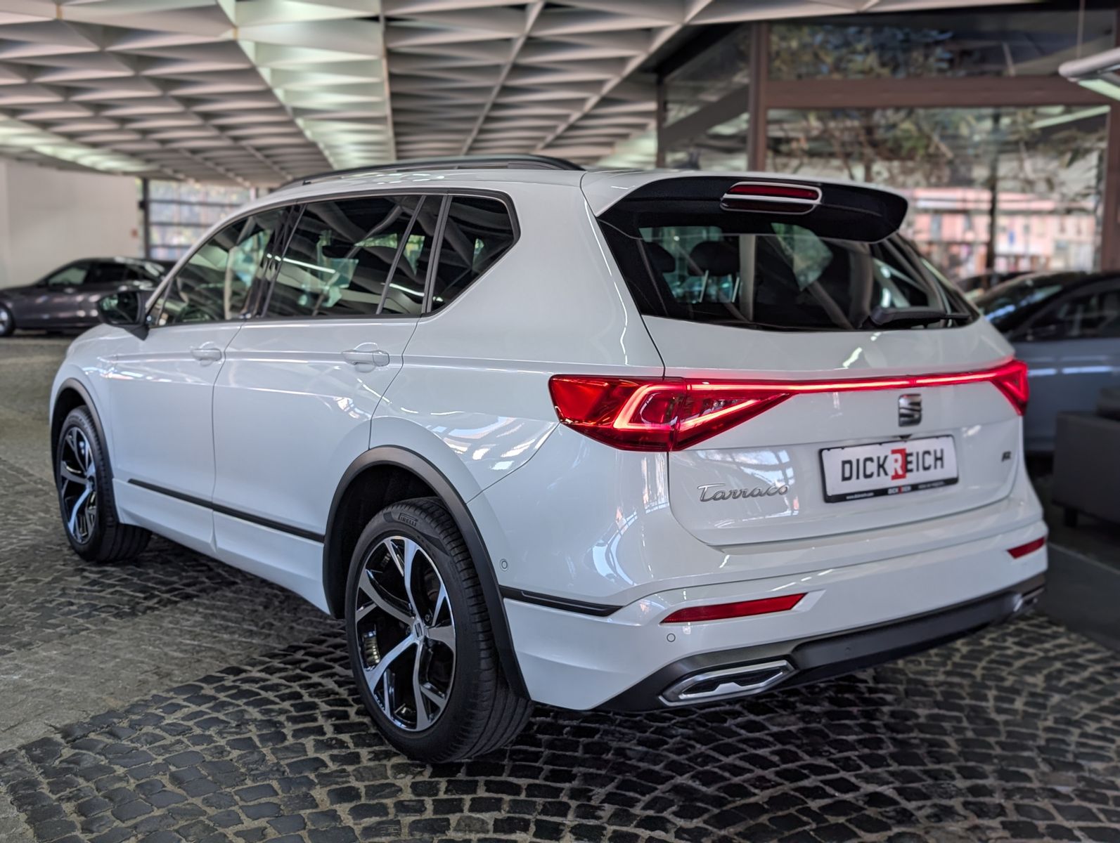 Fahrzeugabbildung SEAT Tarraco FR AHK PANO ACC VIRT APP MEMO BEATS StHz