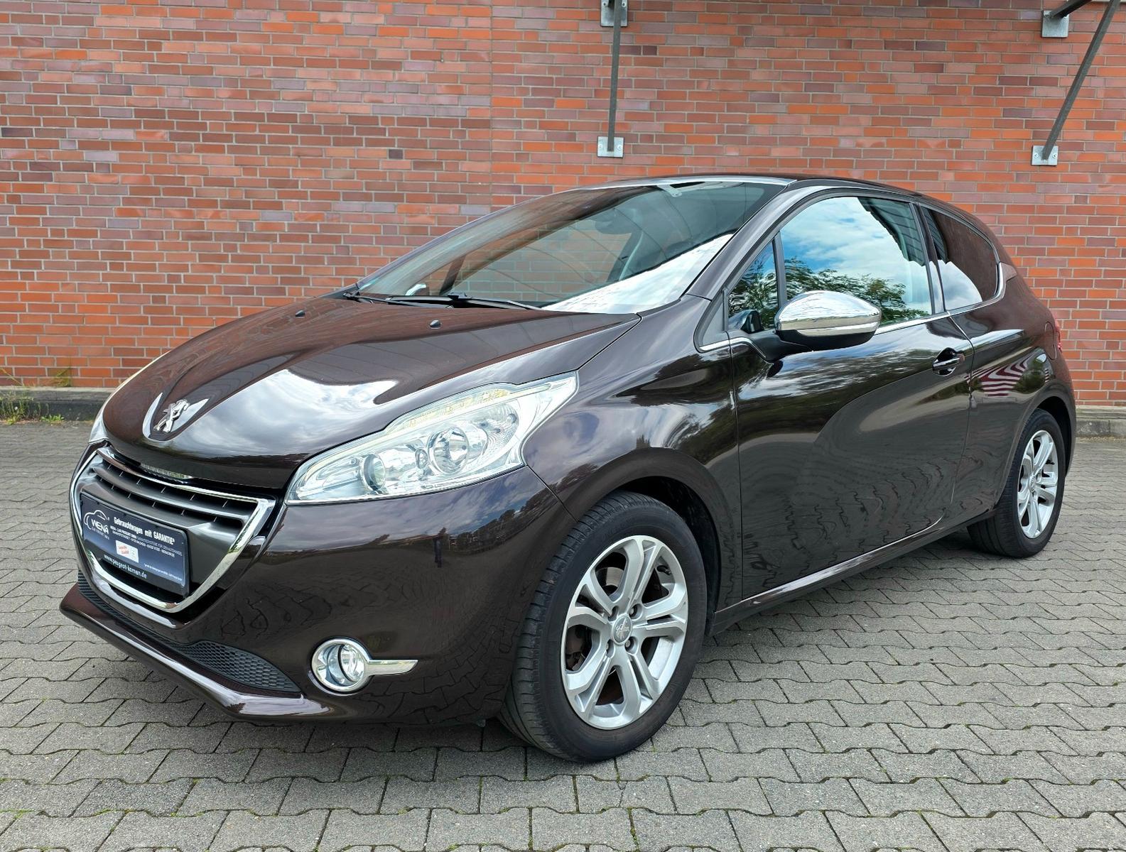 Peugeot 208 Allure // Panorama // JBL
