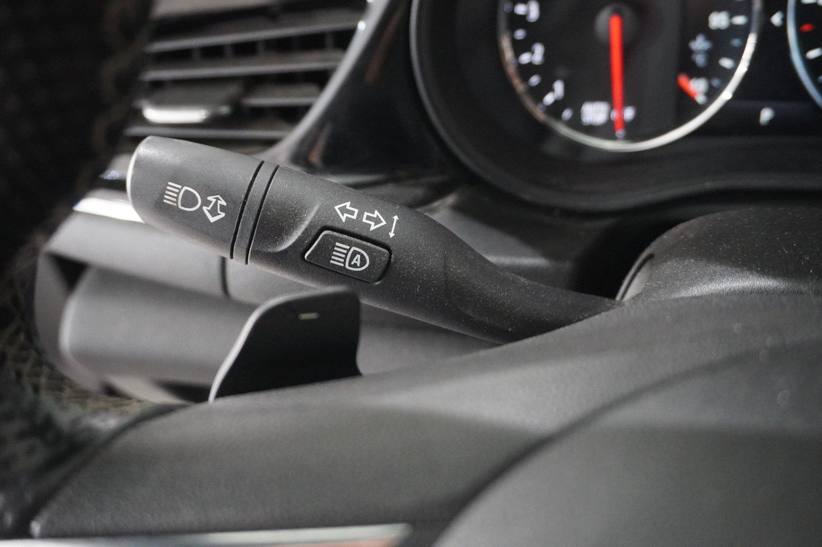 Fahrzeugabbildung Opel Insignia B GS 2.0D DYNAMIC NAVI/LED/KAMERA/AHK