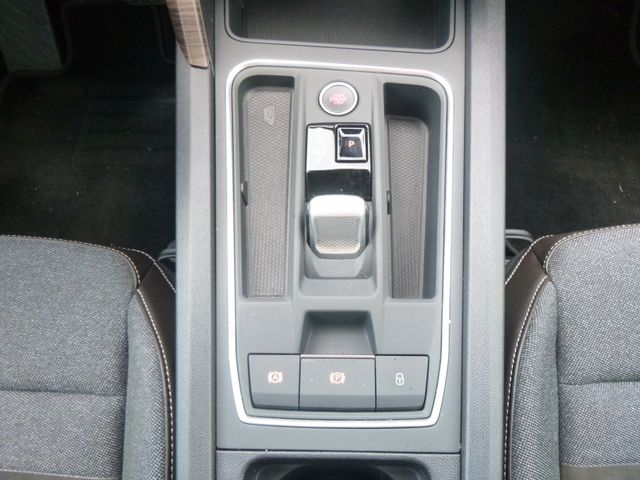 Fahrzeugabbildung Seat Leon 1,5 eTSI Lim Xcellence >AUT/AHK/FullLink<