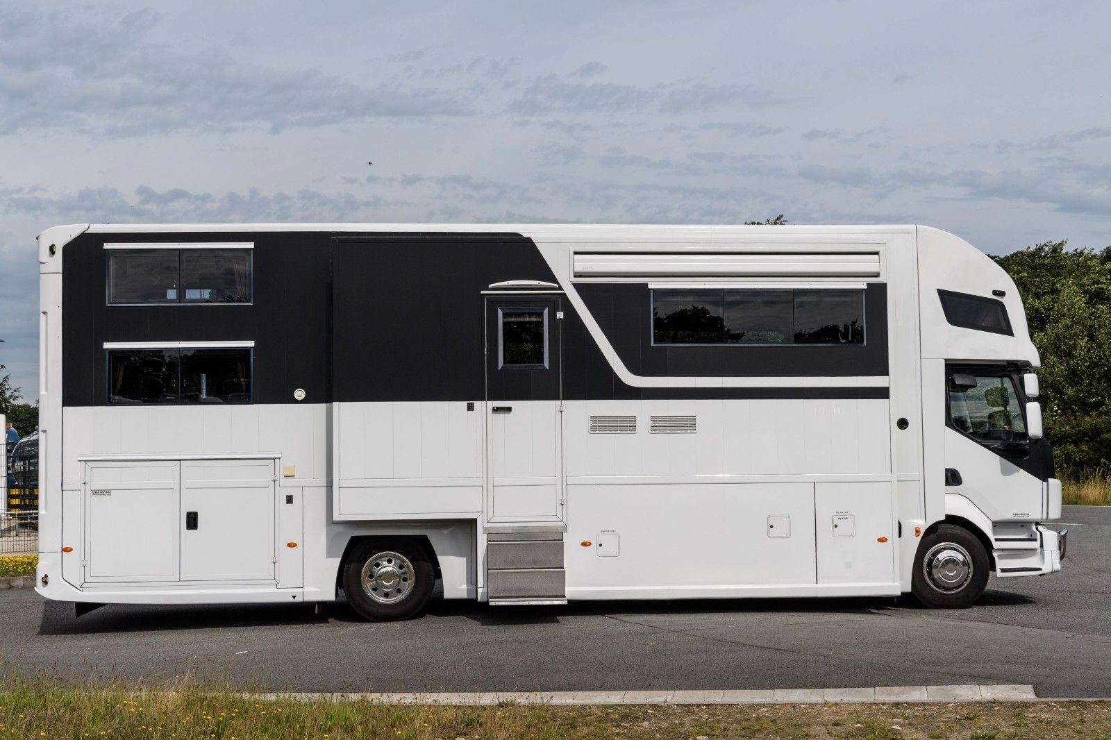 Fahrzeugabbildung Andere Volvo FL 290 Wohnmobil STX Aufbau 2 x Pop Out