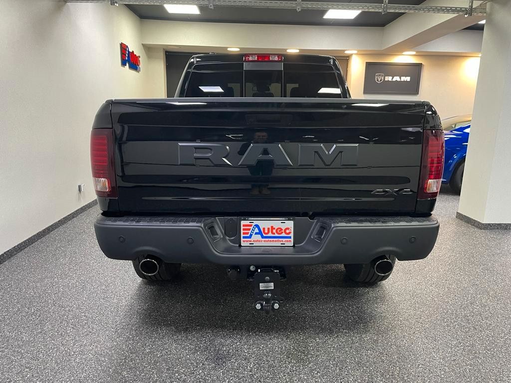 Fahrzeugabbildung Dodge 2023 WARLOCK CREW CAB HEMI 4x4 SOFORT!