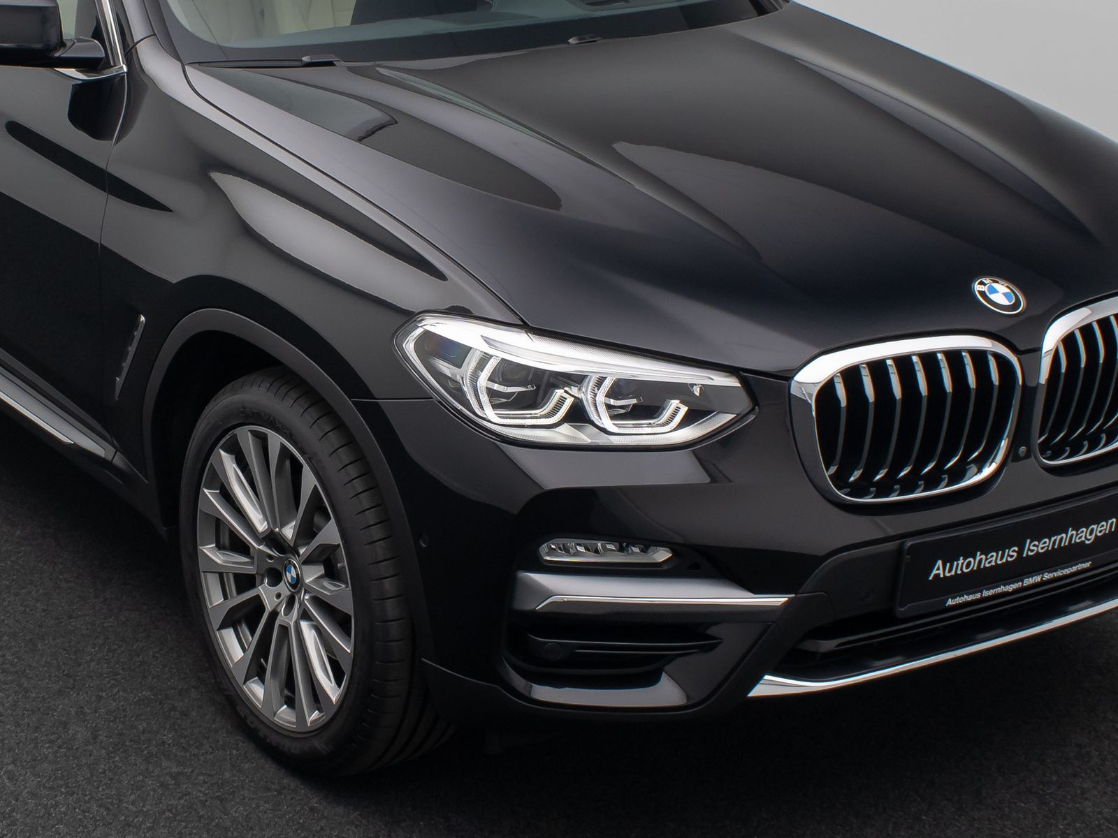Fahrzeugabbildung BMW X3 xD30i Luxury Line 360° DisplKey Panorama HUD