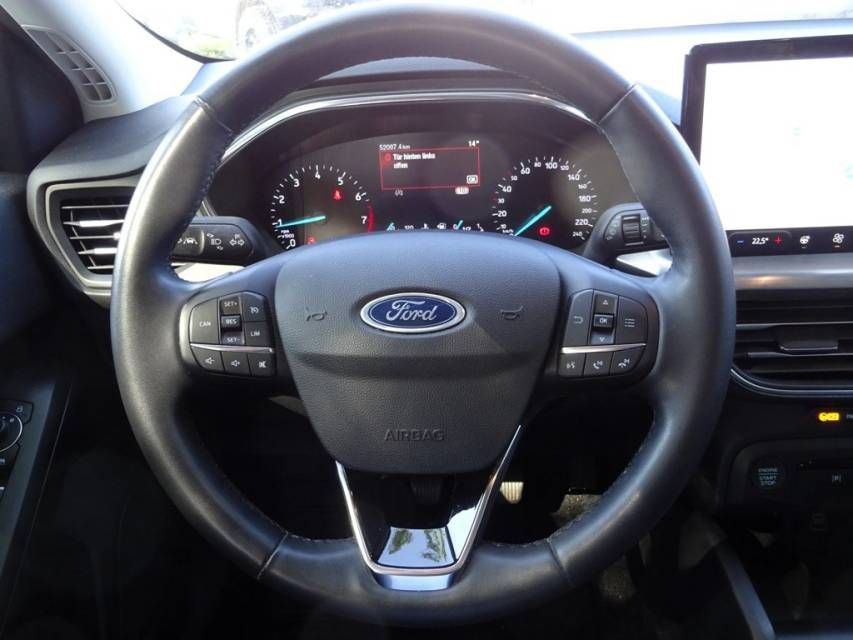 Fahrzeugabbildung Ford Focus Turnier 1.0 EcoBoost Mild-Hybrid Titanium
