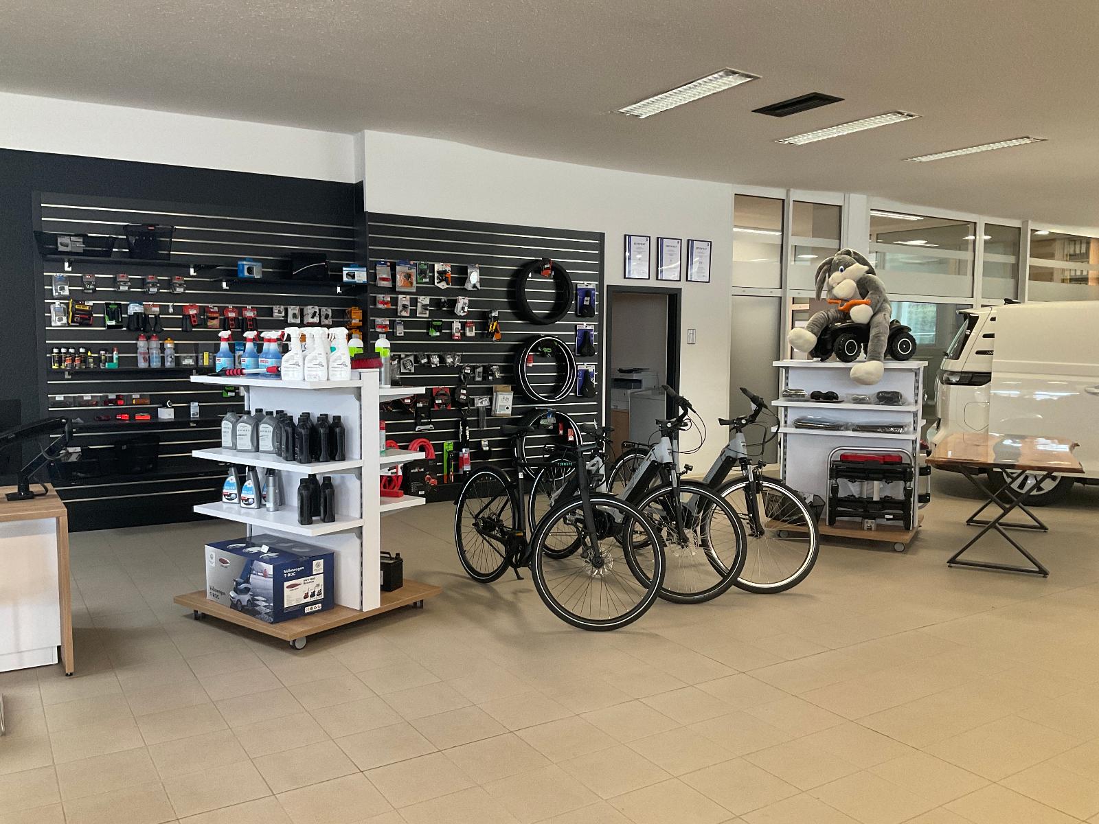 showroom-image-top