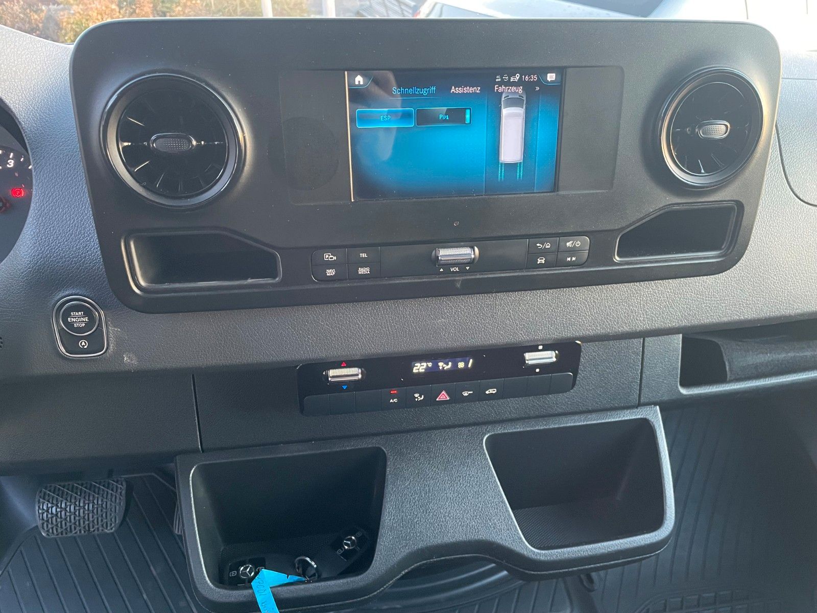 Fahrzeugabbildung Mercedes-Benz Sprinter 317 CDI 3665 9G Klima 360 MBUX