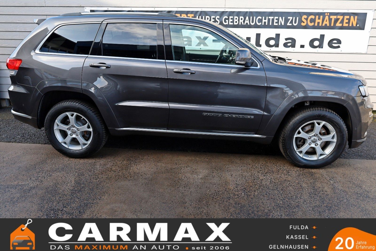 Fahrzeugabbildung Jeep Grand Cherokee 3.0CRD Summit Leder,Navi,Panorama