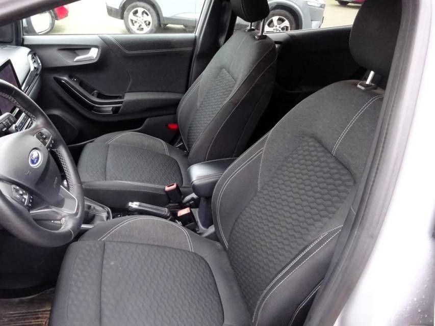 Fahrzeugabbildung Ford PUMA 1,0 EcoBoost Titanium FAP Winterpaket AHK