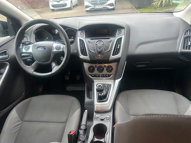 Ford Focus 2013 — photo 8