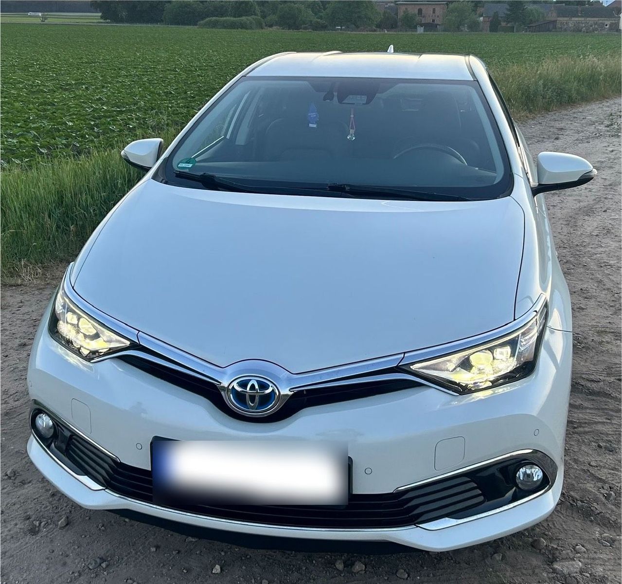 TOYOTA Auris