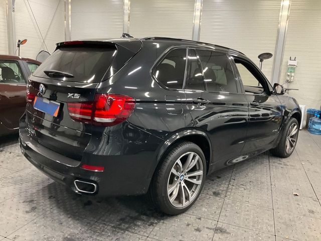 BMW X5 XDRIVE 30d M-SPORT STANDHZ LED PANO HUD 360