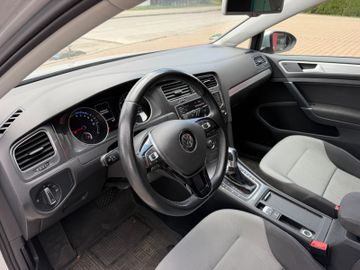Volkswagen Golf - 11