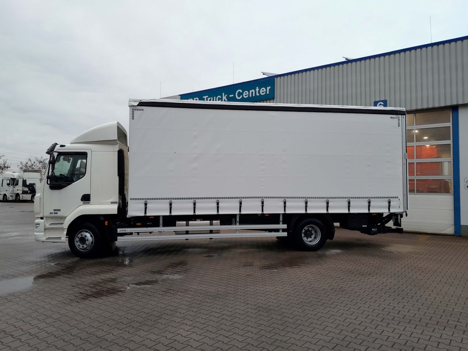 Fahrzeugabbildung DAF FA XB 290 16t Junge Curtainsider