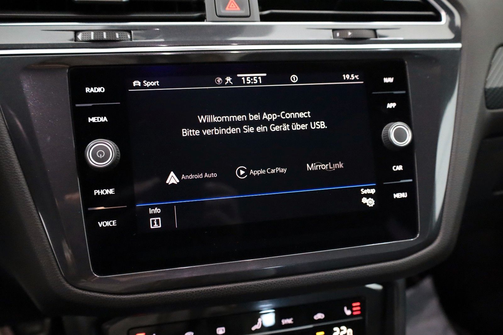 Fahrzeugabbildung Volkswagen Tiguan Allspace R-Line 4M LED,Navi,PDC,AHK