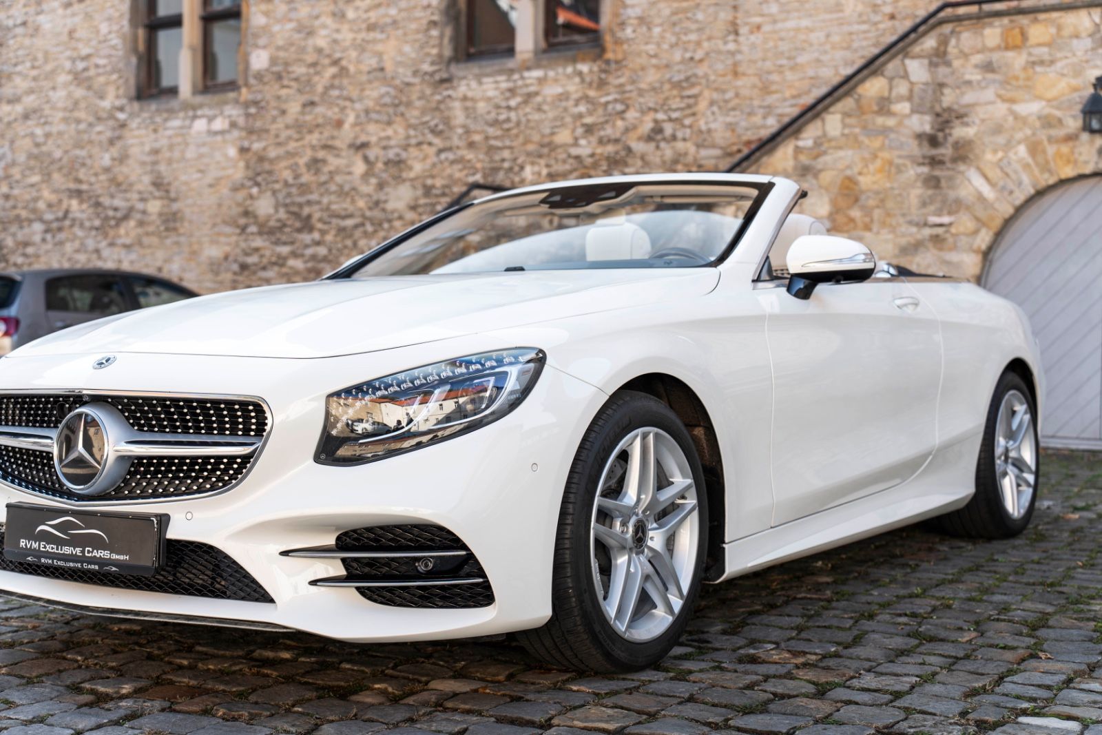 Fahrzeugabbildung Mercedes-Benz S 560 Cabriolet BURMESTER HUD 360° ACC LUFT TOTW
