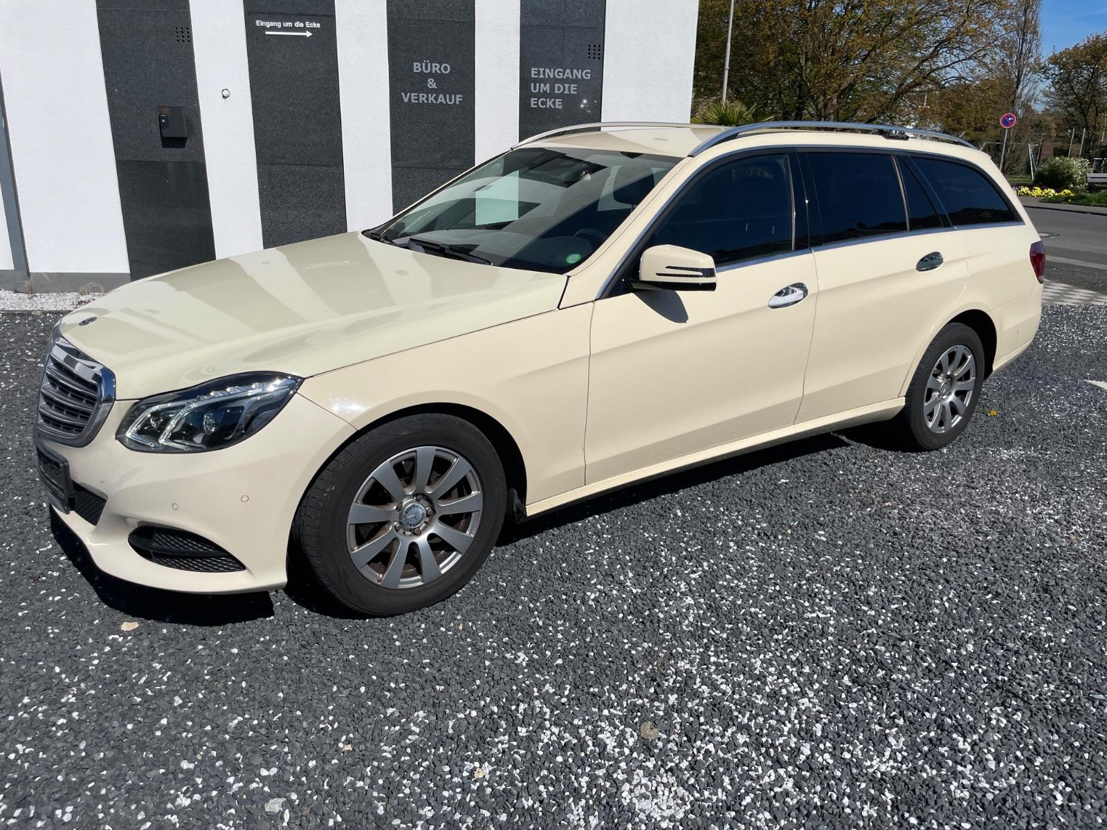 Mercedes-Benz E 200 BlueTec*Navi*Kamera*Bi-Xenon*