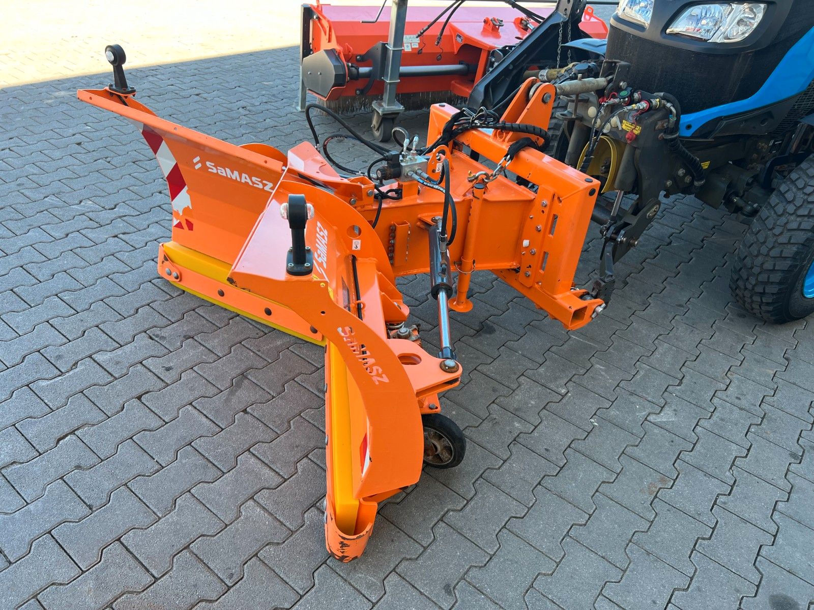 Fahrzeugabbildung Kubota M5101N / nur 437h / Kommunalpaket