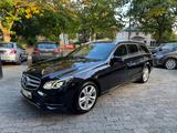 Mercedes-Benz E 220 CDI Avantgarde.Automatik+Navi+SHZG+AHK+LED - Mercedes-Benz E 220: Cdi Avantgarde