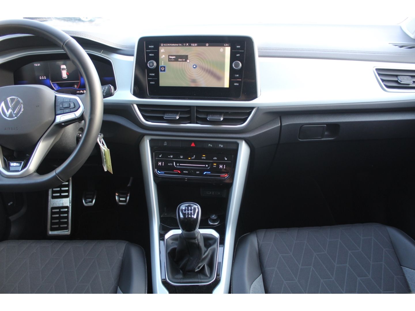 Volkswagen T-Roc - Bild 13