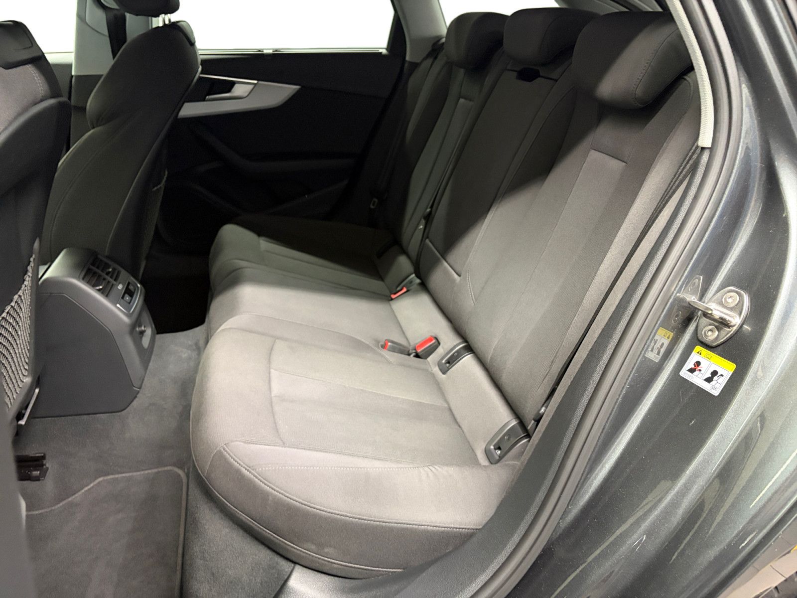 Audi A4 Avant 35 TDI S line Navi CAM Carplay LED Sitz foto 11