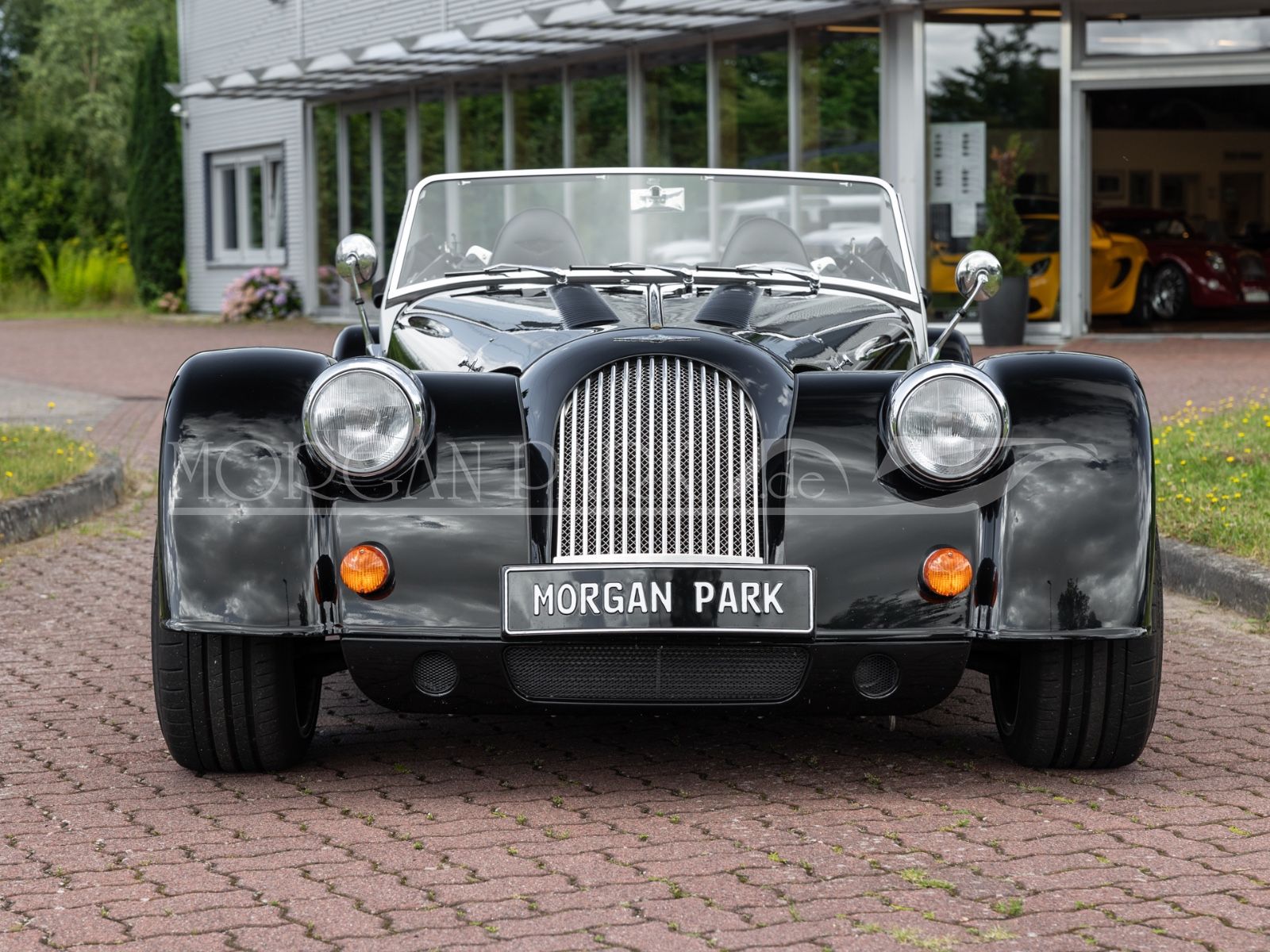 Fahrzeugabbildung Morgan Plus 8 *Sport Black + Automatikgetriebe*