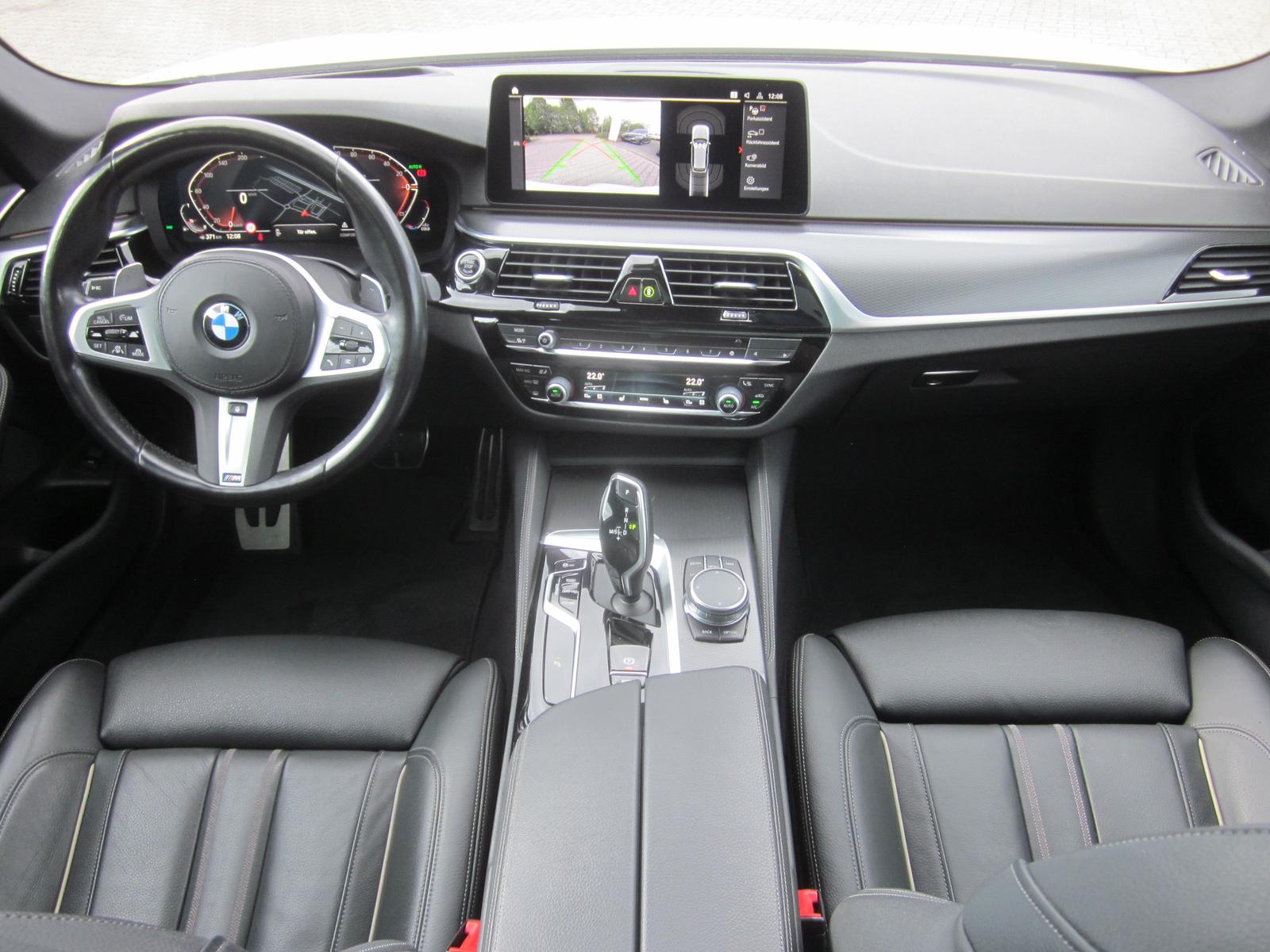 BMW 530i xDrive TOURING M SPORT HUD STANDHZG PANO  A