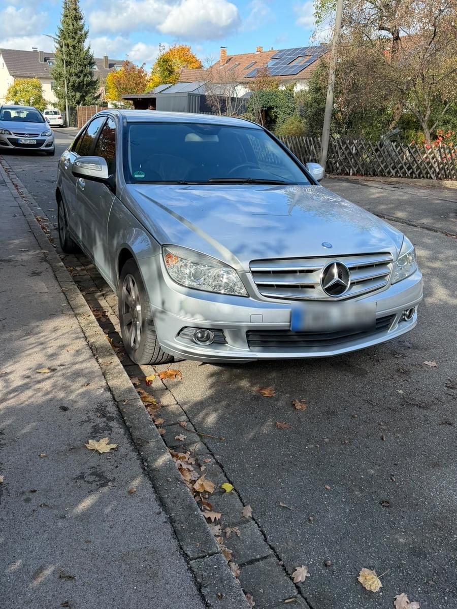 Mercedes-Benz C 220