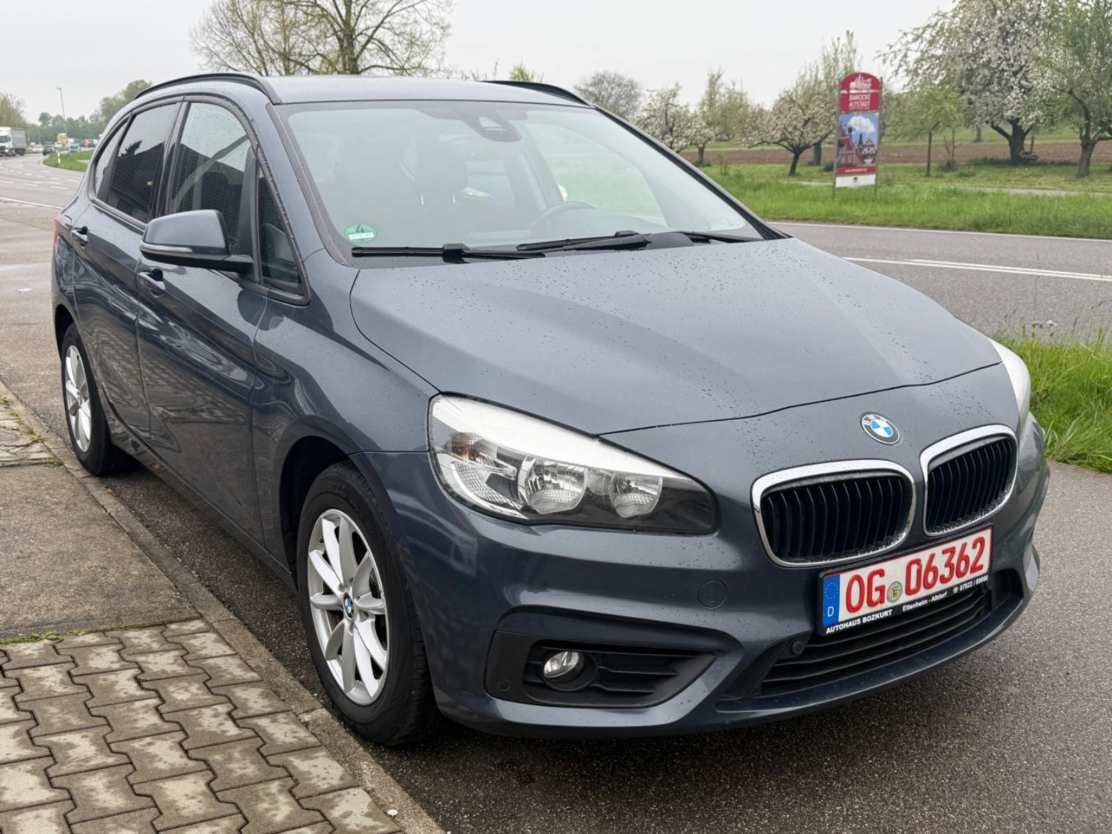 BMW 216 Active Tourer/NAVI/KLIMA/TÜV NEU/AHK/