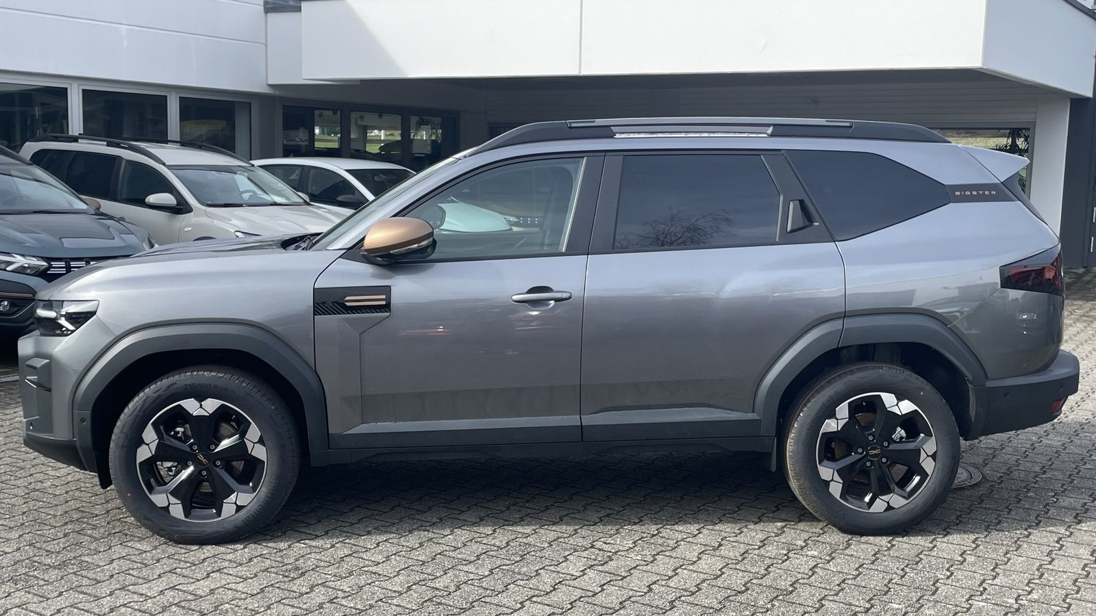 Fahrzeugabbildung Dacia Bigster Extreme Hybrid 155