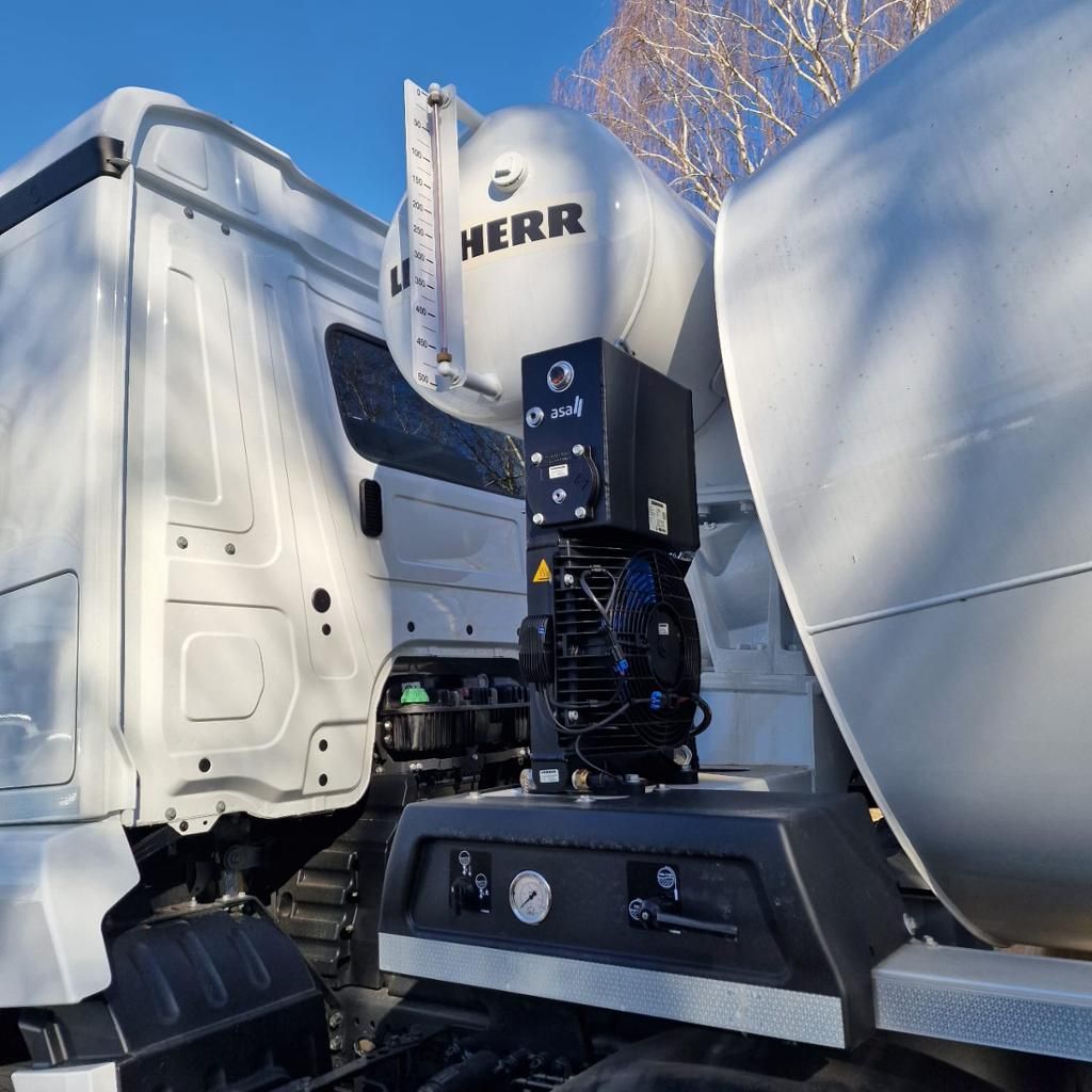Fahrzeugabbildung Mercedes-Benz Arocs 3240 B Liebherr HTM 905 F