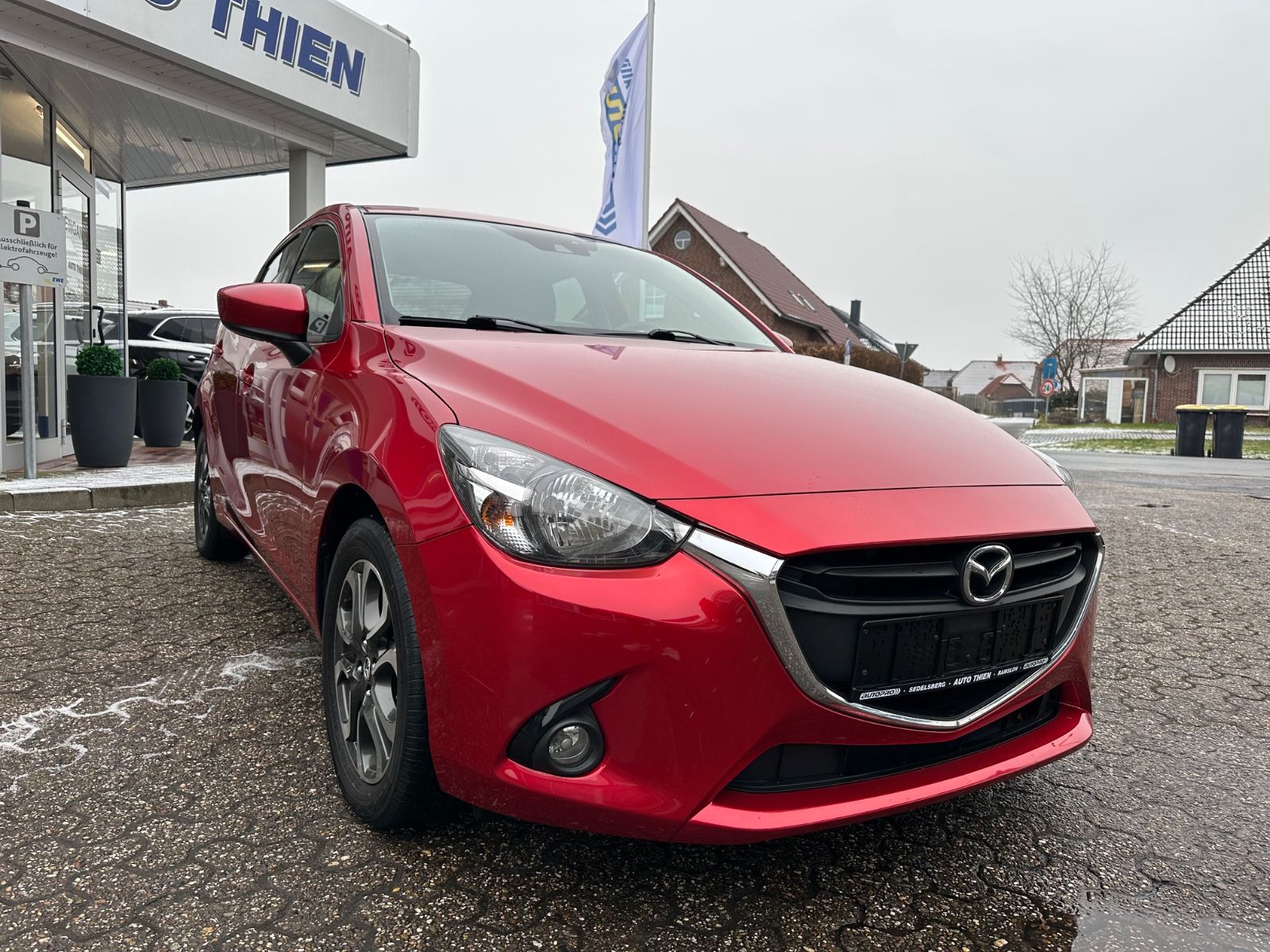 Fahrzeugabbildung Mazda 2 1.5 SKYACTIV-G 90 Nakama GRA/Sitzhzg/Einparkh