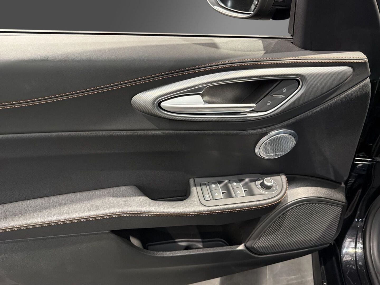 Fahrzeugabbildung Alfa Romeo Giulia 2.0Turbo Q4 Intensa +HARMAN/KARDON+PANORA