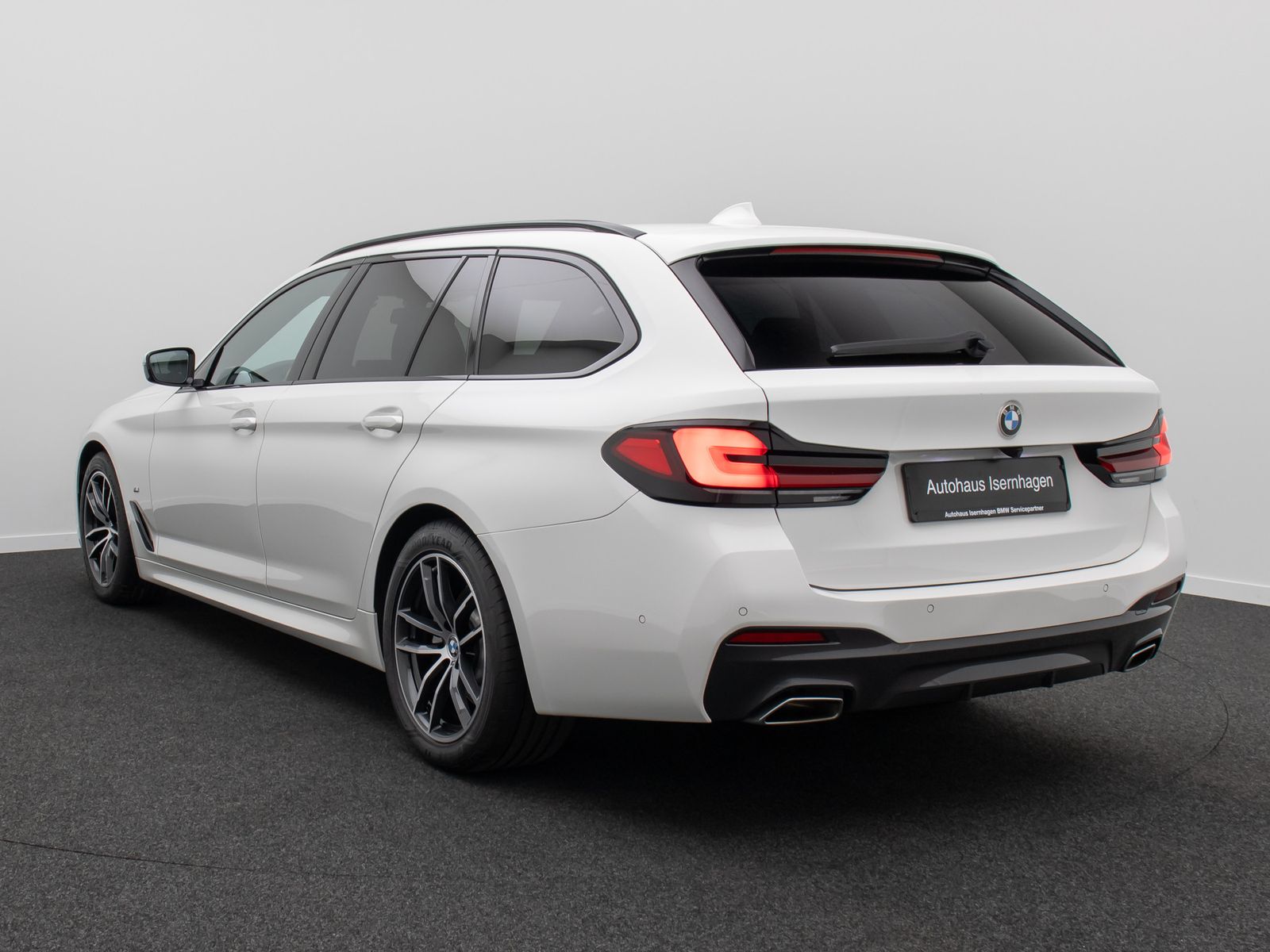 Fahrzeugabbildung BMW 530i M Sport Kamera HUD DAB Alarm HiFi 4xKlima