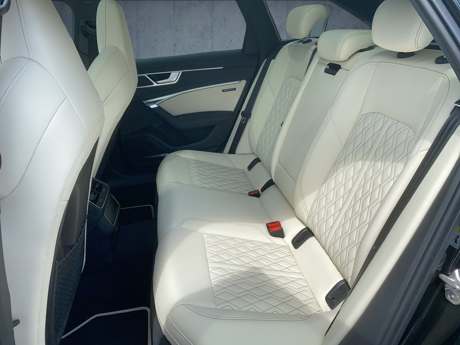 Audi S6 - Bild 13