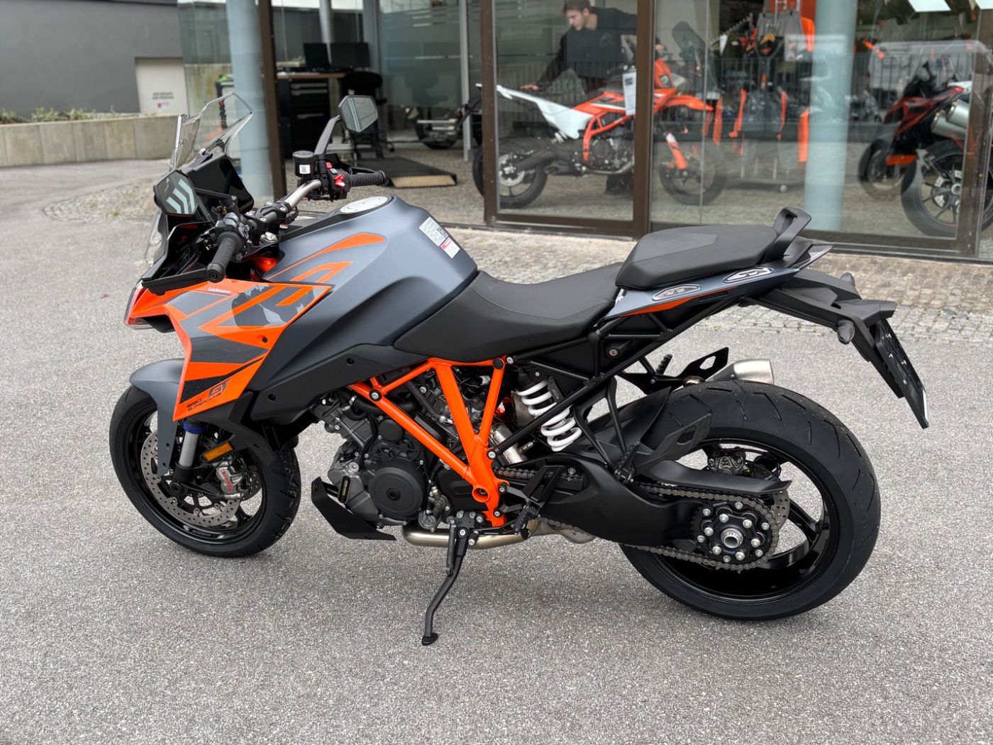 Fahrzeugabbildung KTM 1290 Super Duke GT 0% Finanzierung, 4 J. Garanti