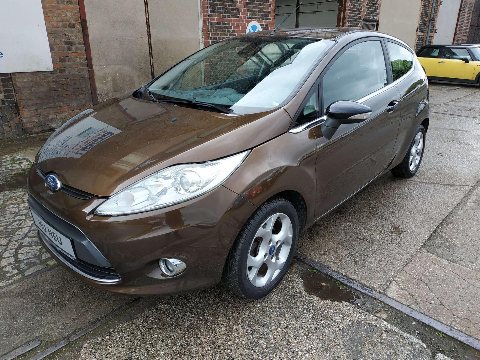 Ford Fiesta Titanium/ TÜV NEU/ ALU/ PDC/ Winterpaket