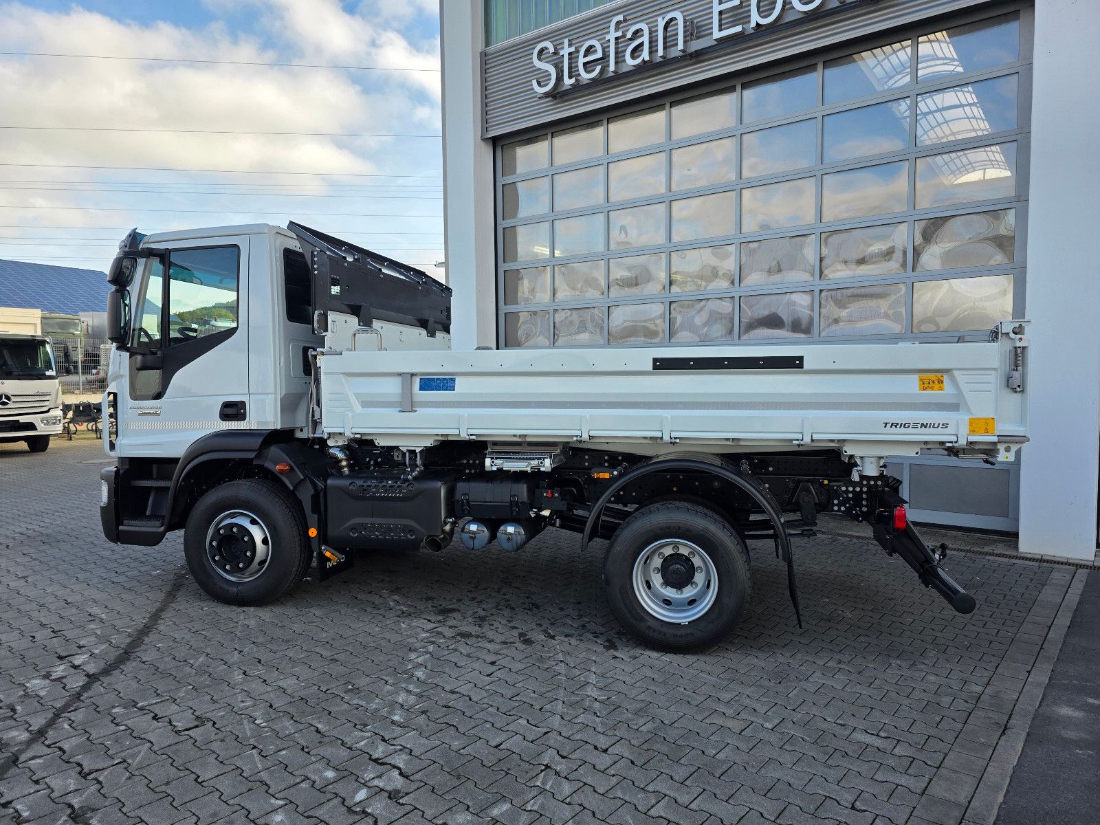 Fahrzeugabbildung Iveco Eurocargo ML160E32 4x2 Kipper, Klima, 2 x AHK