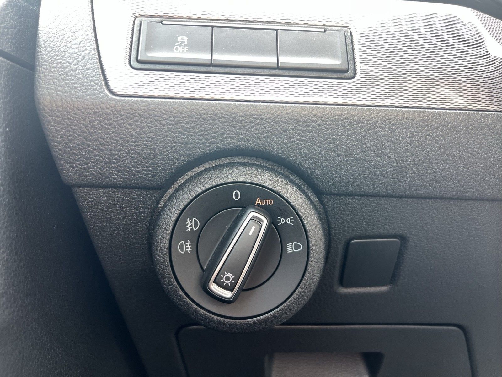 Fahrzeugabbildung Volkswagen T6 Multivan T6.1 TDI Gen. Six 4Mo. DSG LED NAVI