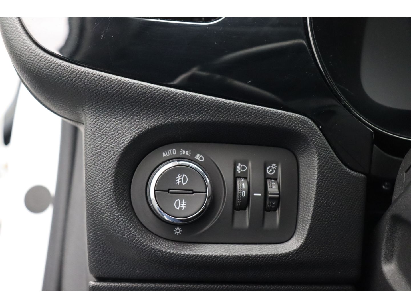 Fahrzeugabbildung Opel Corsa-e Corsa F e Elegance Kamera Sitzheizung