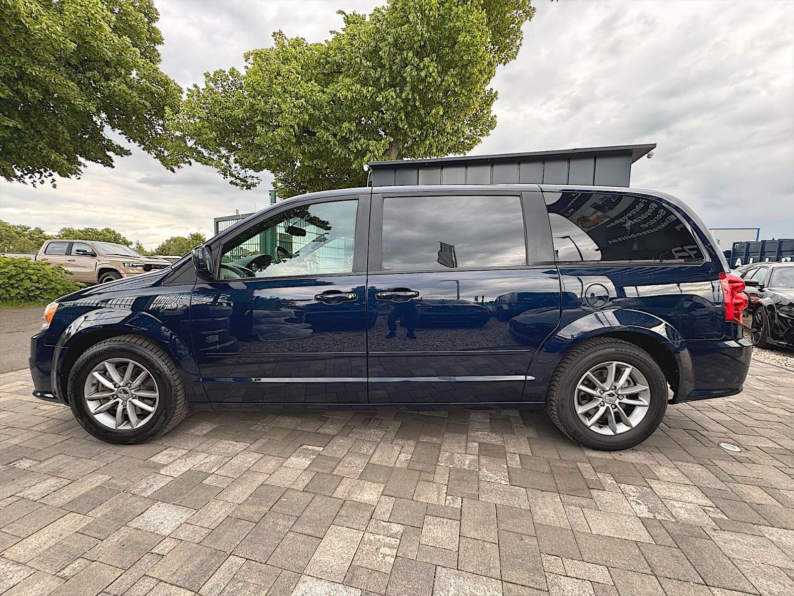 Fahrzeugabbildung Dodge Grand Caravan 3.6 V6 LPG *7 Sitze*Kamera*TÜV NEU