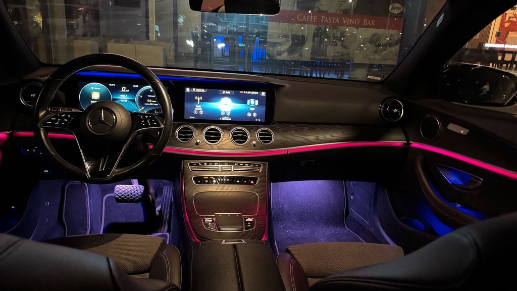 Image of Mercedes-Benz E 300