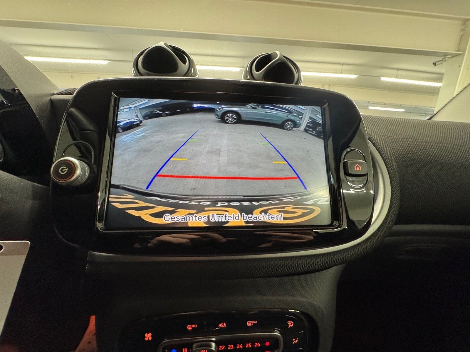 Fahrzeugabbildung Smart smart EQ fortwo Exclusive*Pano*LED*Kamera*22kW*