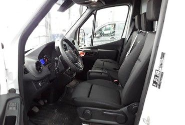 Fahrzeugabbildung Mercedes-Benz Sprinter 317 Koffer LBW 4.325 3 Sitze Navi Klima