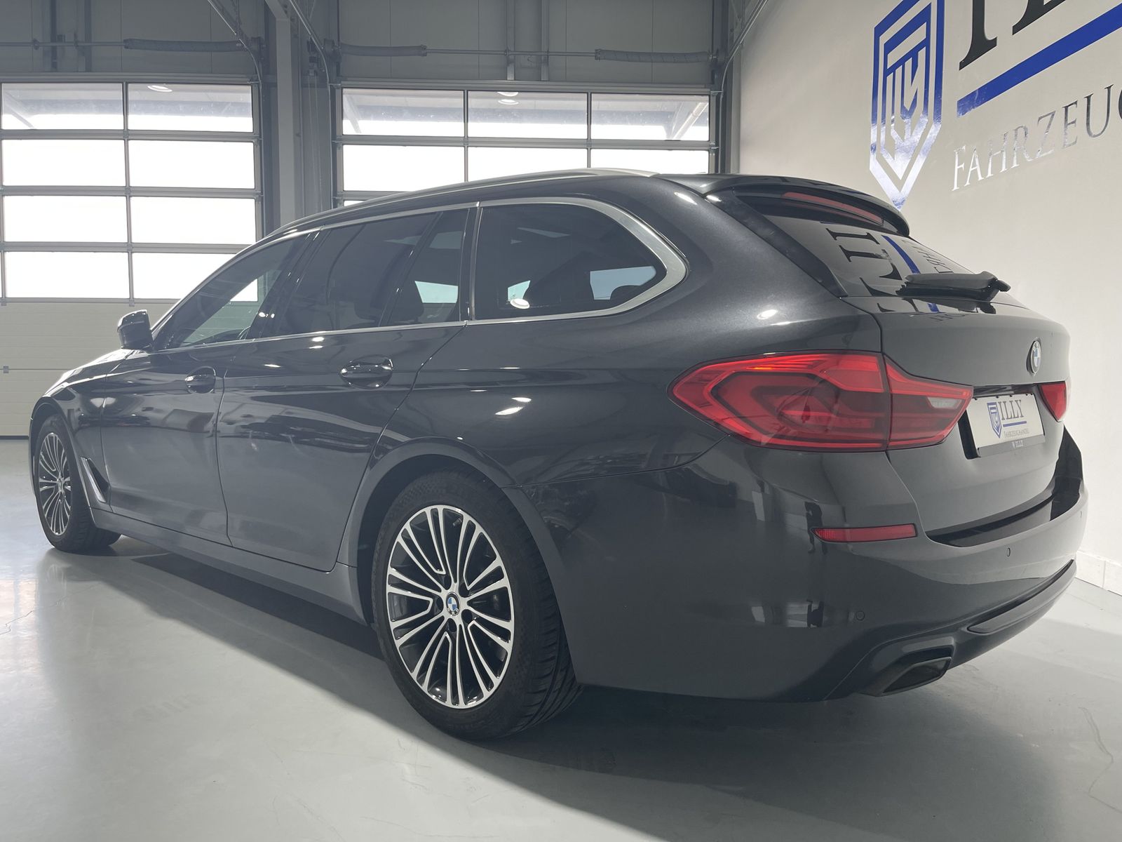 Fahrzeugabbildung BMW 540 d*xDrive*Sport Line*AHK*LED*HUD*Leder*Pano*