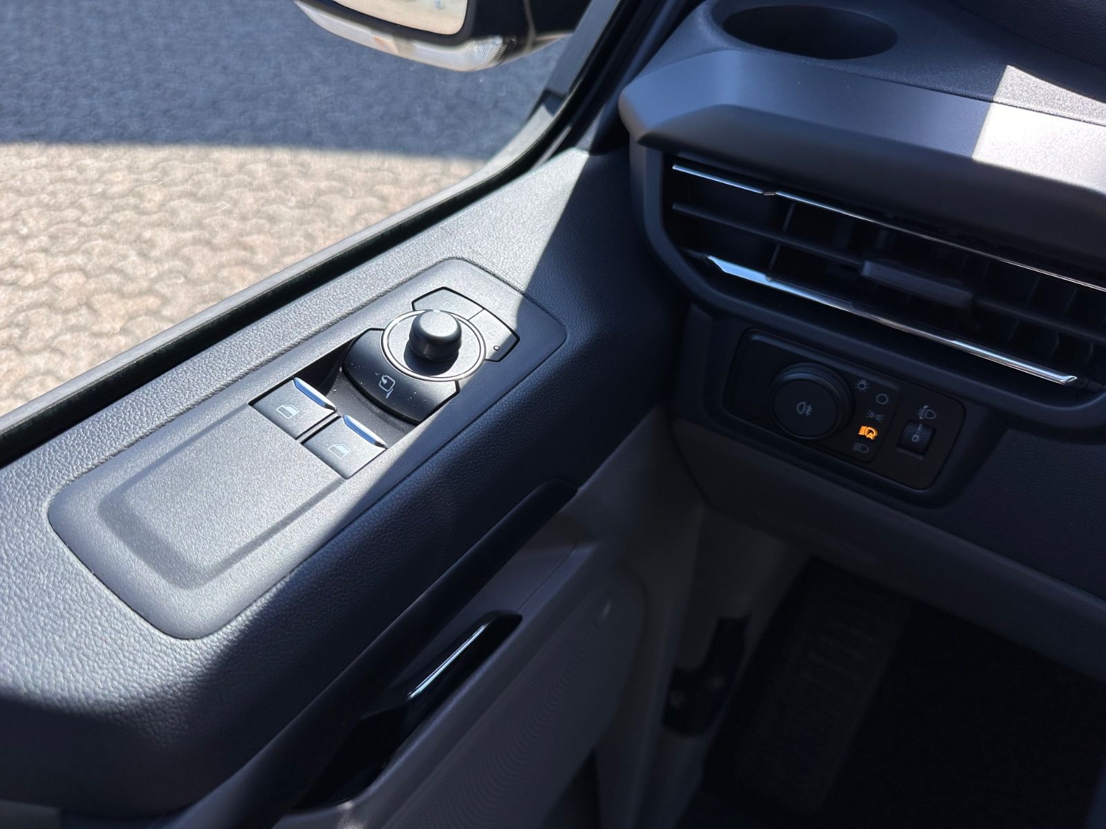 Fahrzeugabbildung Ford Tourneo Custom 2.0 EcoBlue 320 L2  Titanium Aut.